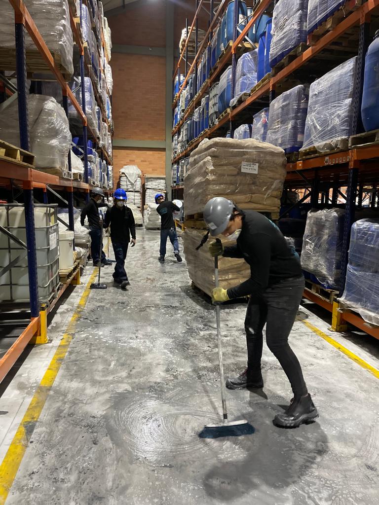 Suministro Personal de Aseo Bodegas